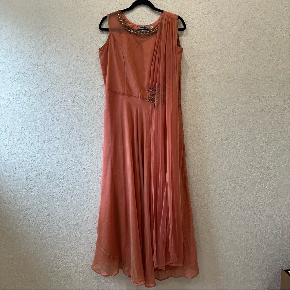 Bombay Looks India peach and gold elegant gown size 40